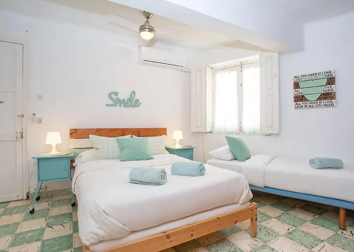 Big Flat In Center With Patio Málaga