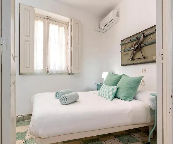 Big Flat In Center With Patio * Málaga