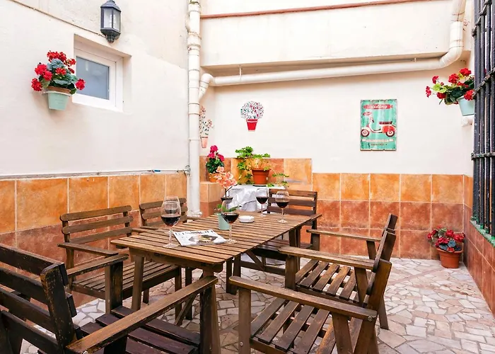 Big Flat In Center With Patio Apartamento
